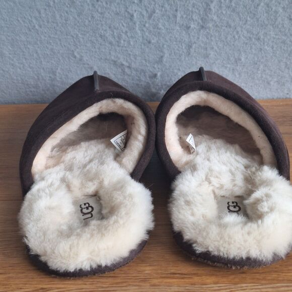 UGG Scuff Slippers Men’s 9 Espresso Suede Sheepskin Wool Lined EU 42